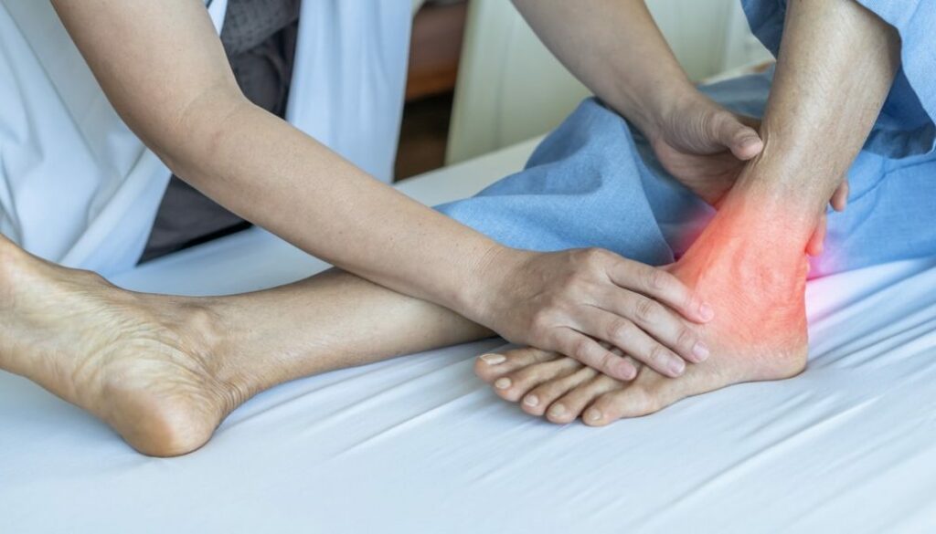 Researchers recommend early walking in a brace for Achilles tendon rupture  — Nuffield Department of Orthopaedics, Rheumatology and Musculoskeletal  Sciences